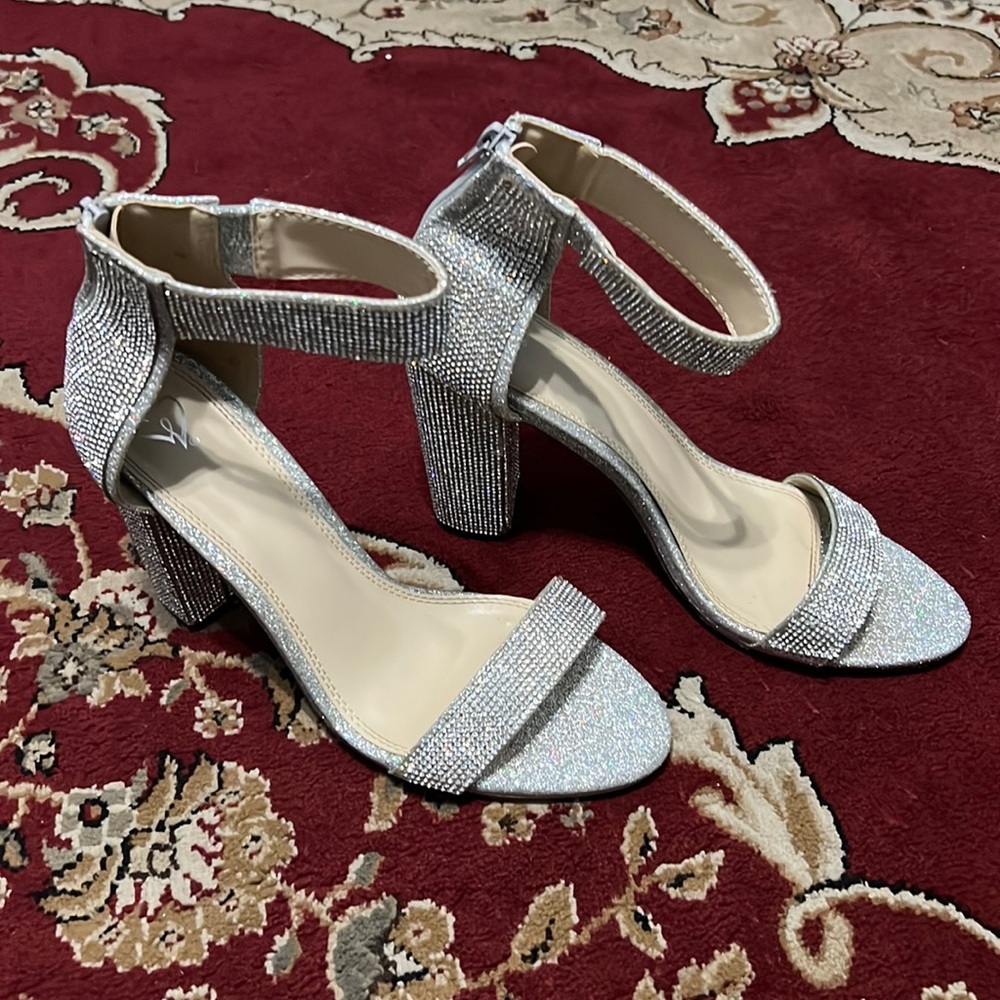 Sparkly heel sandal